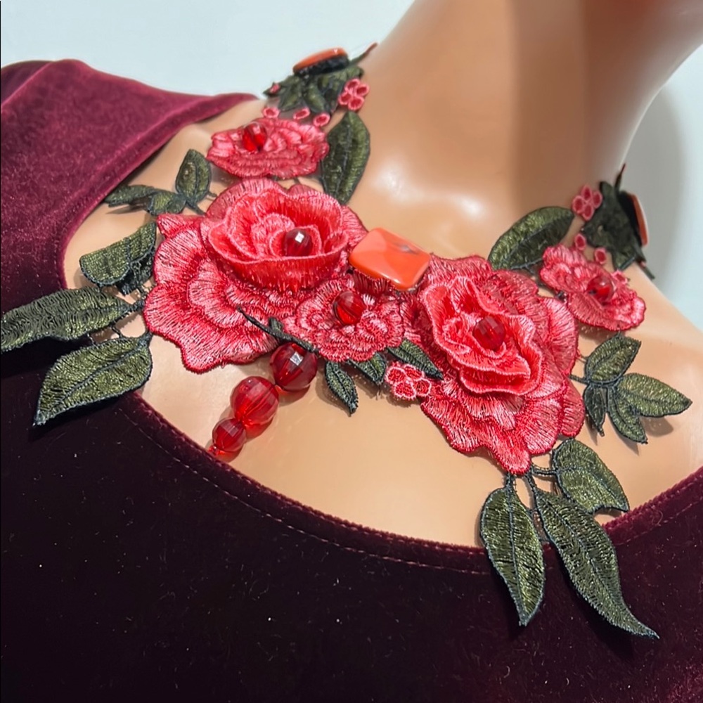 Elegant Floral Red Necklace